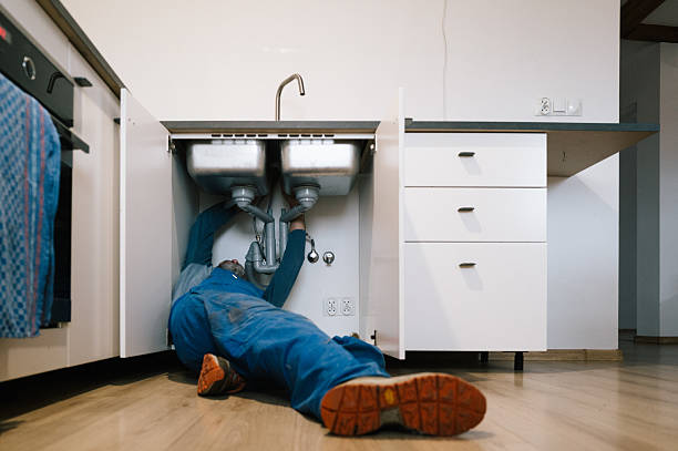 Professional Drain Cleaning technician working in Cedarpines Park, CA